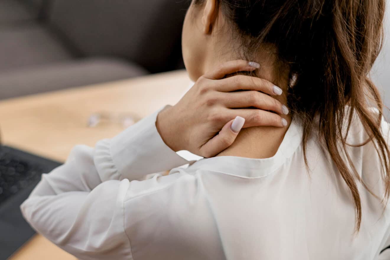 4 remedies for neck pain and headaches