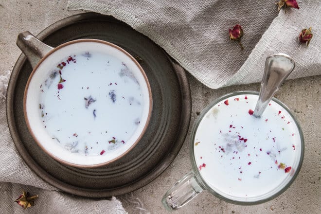 Moon milk: Das tausend Jahre alte Rezept gegen Stress und Schlaflosigkeit