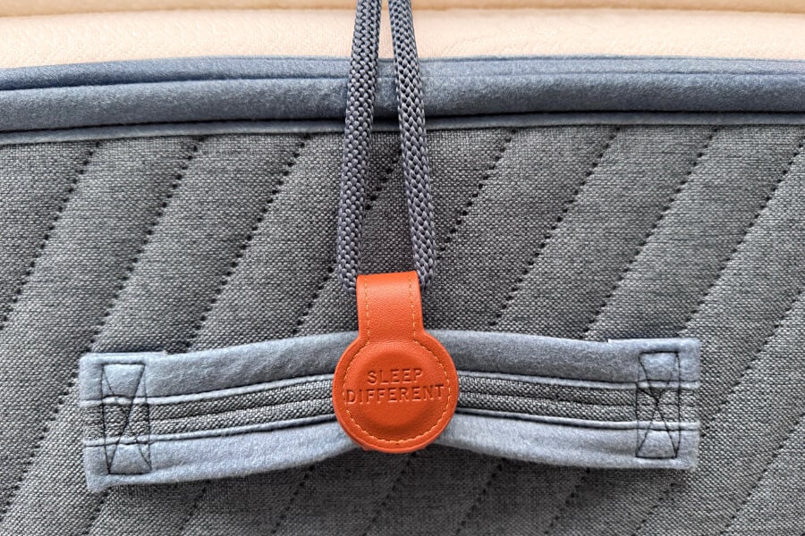 Purocomfort sideband and leather hook details